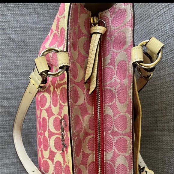 Authentic pink and cream Coach Signature Gallery Tote East/West Style # F17726 - Picture 3 of 8
